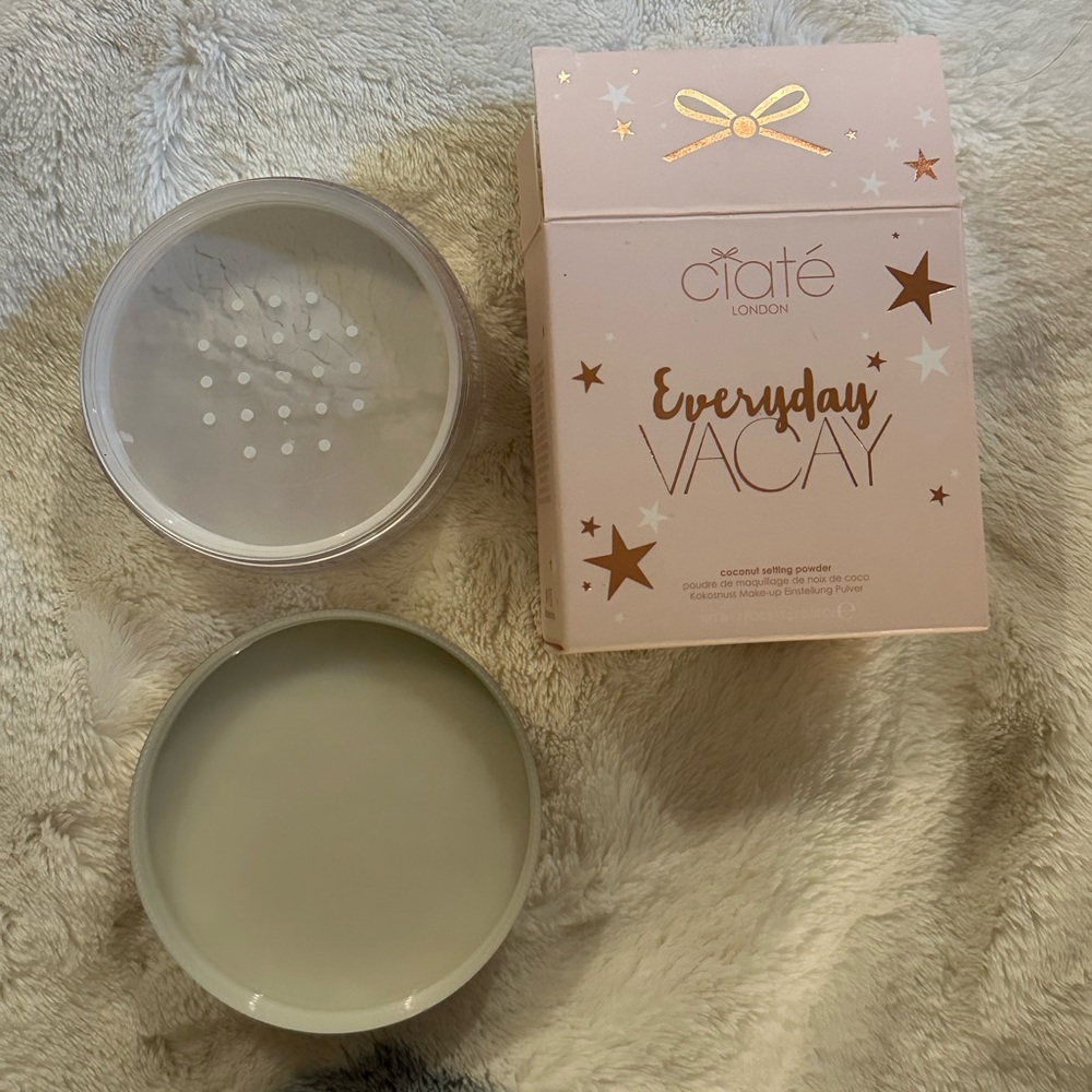 Ciaté London Everyday Vacay Coconut Setting Powder - Picture 5 of 5
